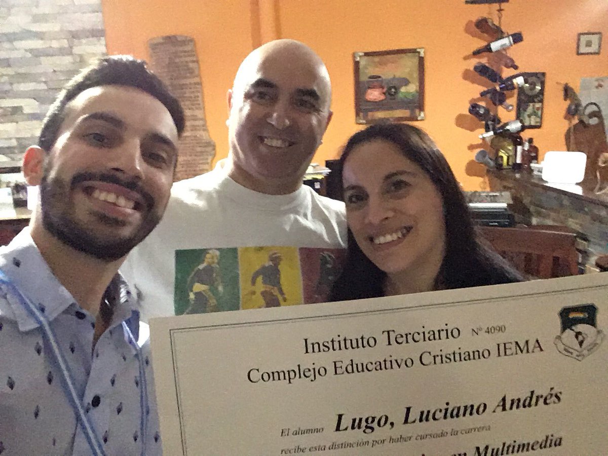 Luciano434's tweet photo. Soy Técnico superior en Multimedia!
La mejor selfie en mi acto de colación, la tengo yo. Con el pastor fundador del Ceciema, que me dio la oportunidad de pasar por todo el secundario, y ahora el nivel terciario. Linda noche gracias a Dios #graduado #acto #jueves @TecMultimedia https://t.co/Kn0pKCCyA6