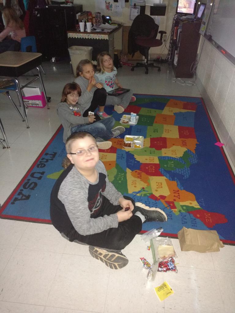 MrsGinnings's tweet photo. On the first day of Christmas, my teacher sent to me--lunch in the classroom with me! @DAMalloryES  #BelieveInMe https://t.co/OC80wRJEaF