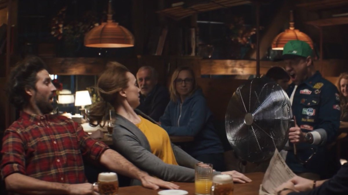 Look at the Skoda ad by <a href="/mustardprague/">Mustard</a>: Superfan j.mp/2BVKcso