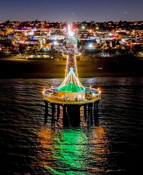 Enjoy the magic of the holidays! Photo by IG user richardpodgurski
bit.ly/2BIh3Rh