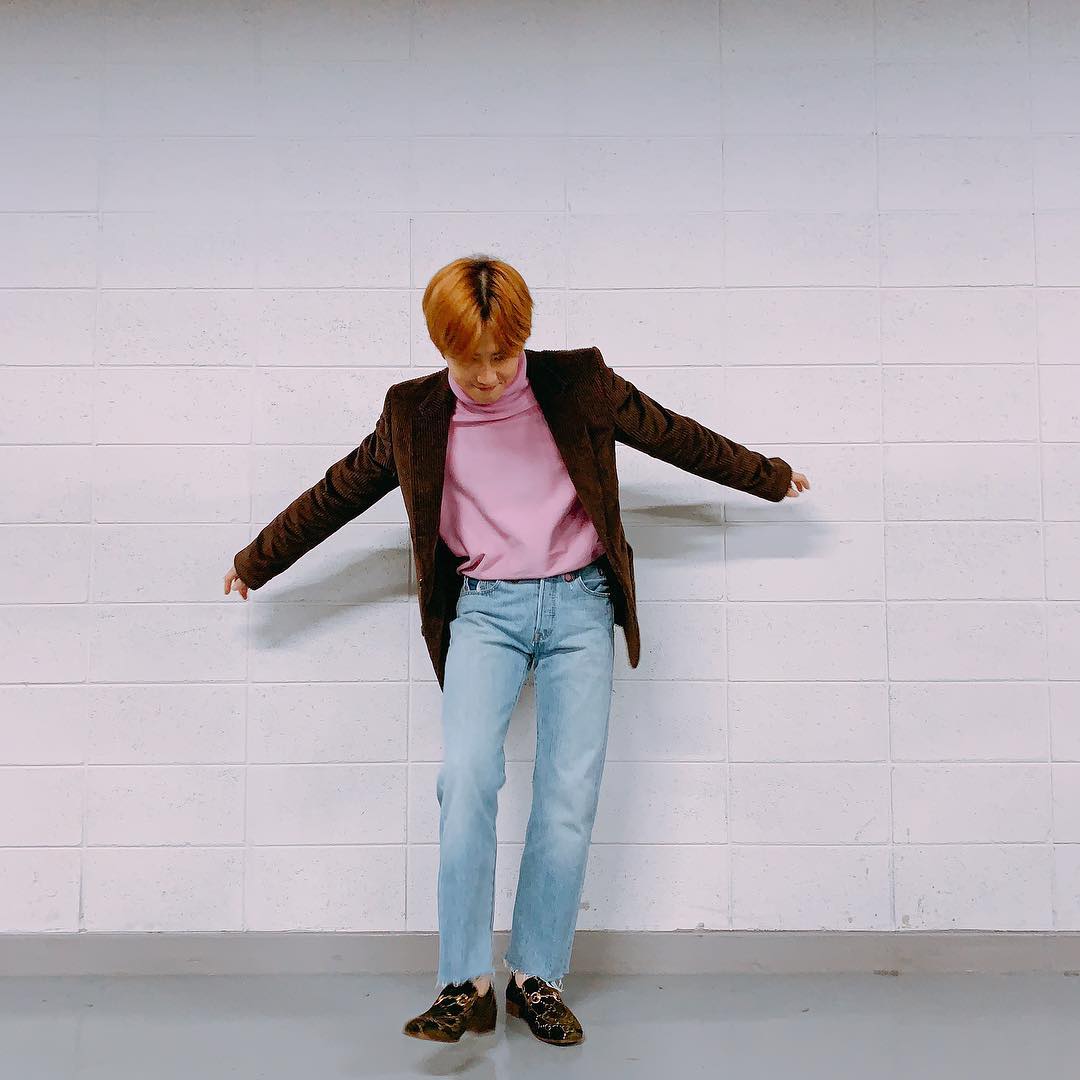 SUHOChile's tweet photo. 181207 Actualización de #Suho en su cuenta de Instagram. 

"#SWINGSKIDS". 

(*) EL INSTAGRAM ES NUESTRA BENDICIÓN 😍💕

cr: kimjuncotton https://t.co/qCGw28WPV9