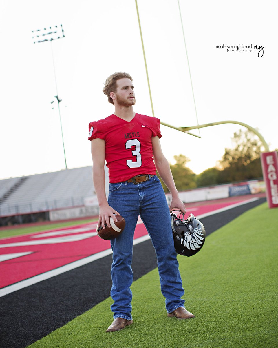 nicoleyphoto's tweet photo. Senior pictures with @dilloncarter16
Good luck tomorrow in the playoff game!! https://t.co/yCKo1Mm9Uq