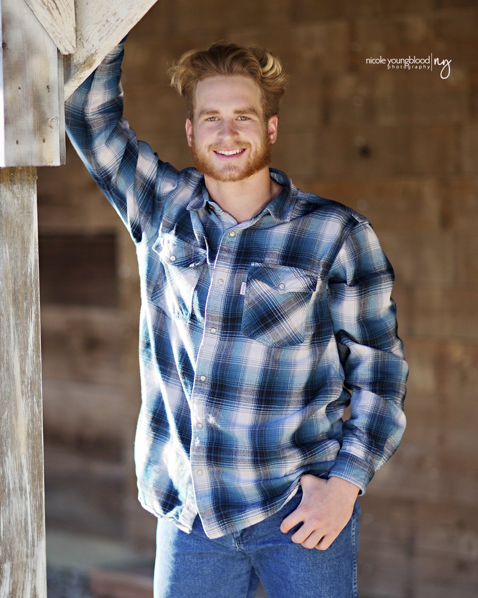 nicoleyphoto's tweet photo. Senior pictures with @dilloncarter16
Good luck tomorrow in the playoff game!! https://t.co/yCKo1Mm9Uq