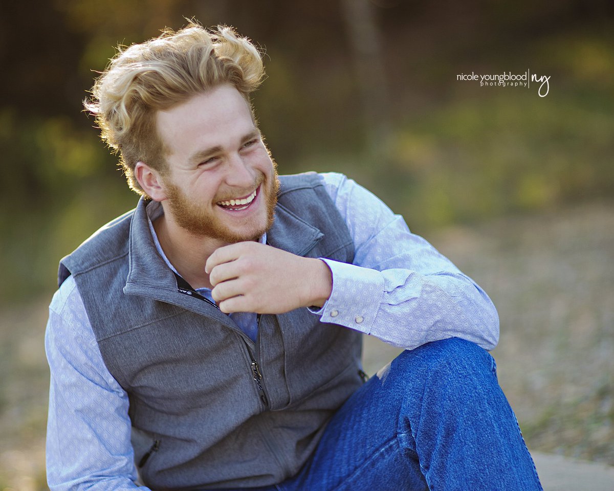 nicoleyphoto's tweet photo. Senior pictures with @dilloncarter16
Good luck tomorrow in the playoff game!! https://t.co/yCKo1Mm9Uq