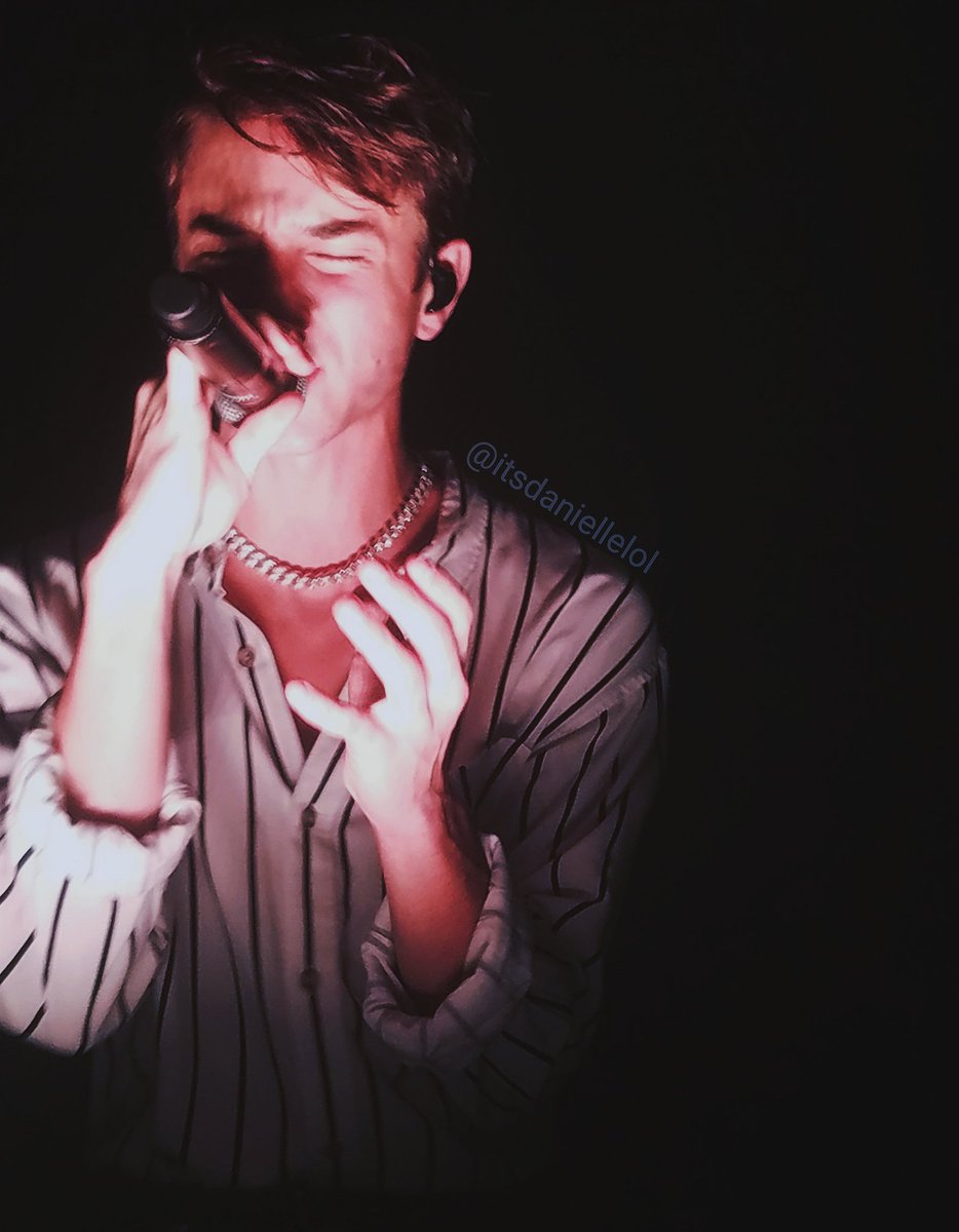 itsdaniellelol's tweet image. last set of pics ❤ #KISSMAS2018 @KISS107 @whydontwemusic