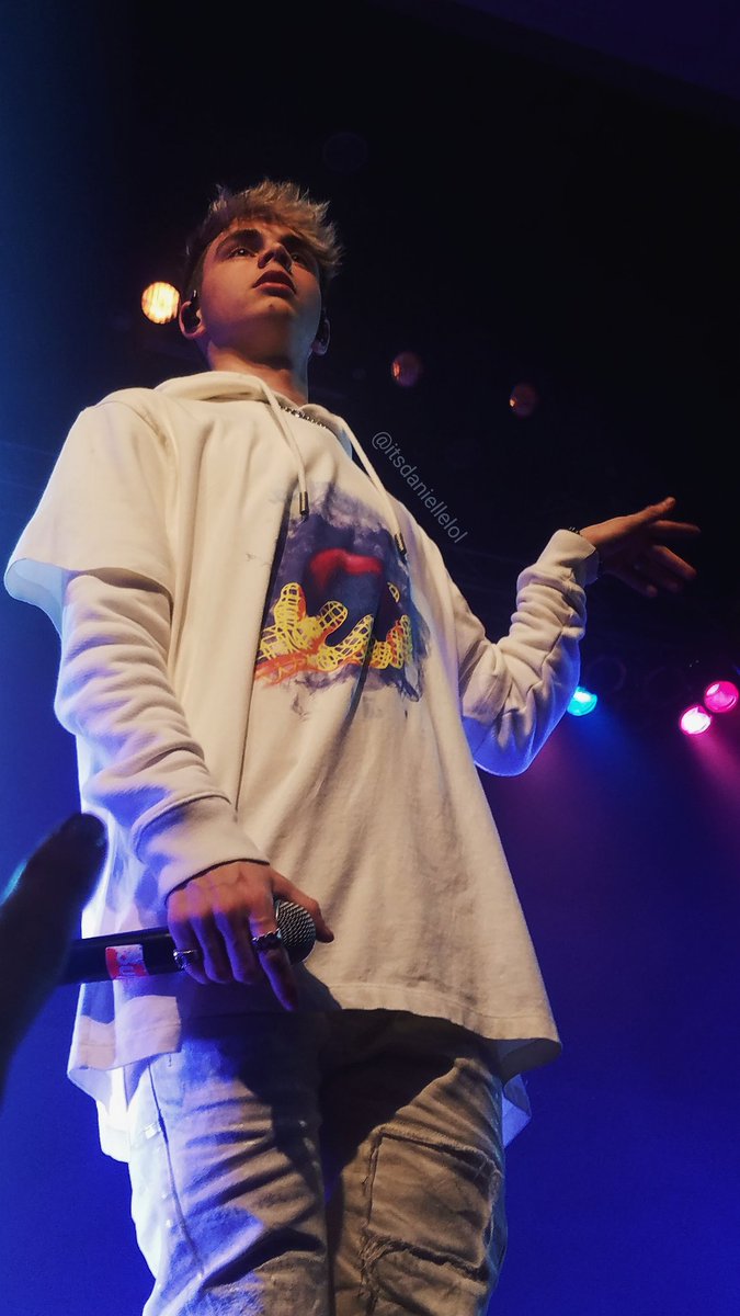 itsdaniellelol's tweet image. last set of pics ❤ #KISSMAS2018 @KISS107 @whydontwemusic