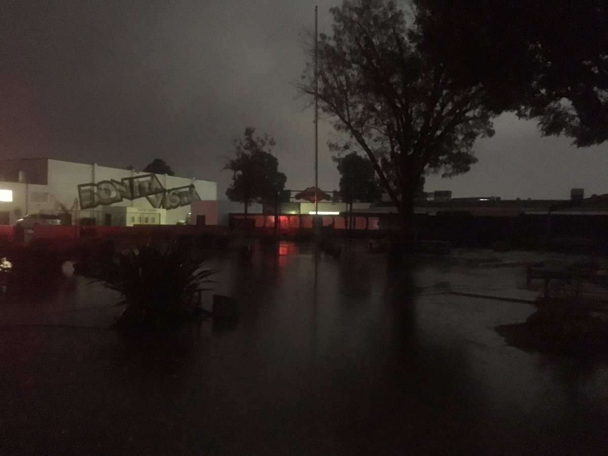 jcaseycrusader's tweet photo. BVH’s quad area has become a single large puddle due to rain. https://t.co/96bVt4BlfP