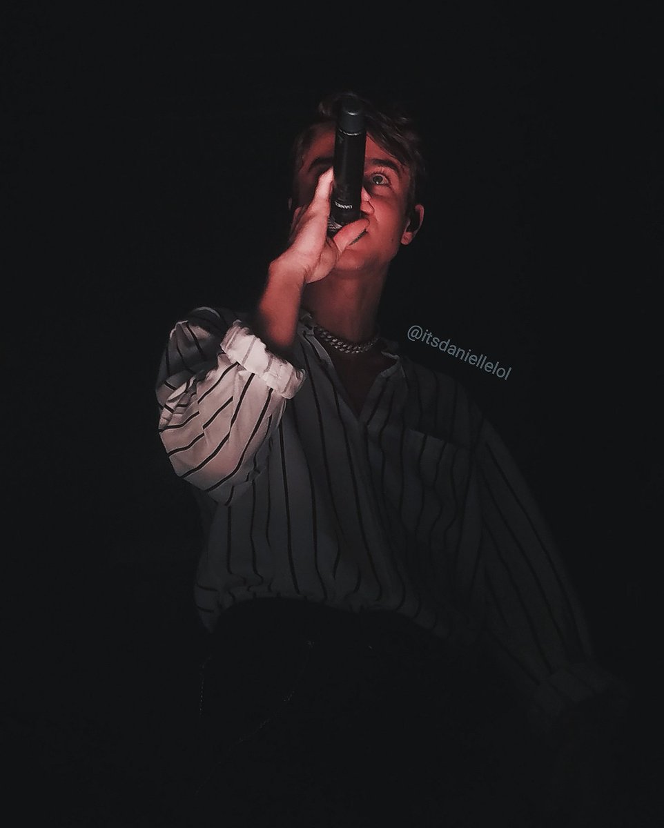 itsdaniellelol's tweet image. here is a small thread of pics i took of @whydontwemusic last night at #KISSMAS2018 ❤ @KISS107