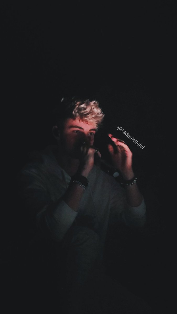 itsdaniellelol's tweet image. here is a small thread of pics i took of @whydontwemusic last night at #KISSMAS2018 ❤ @KISS107