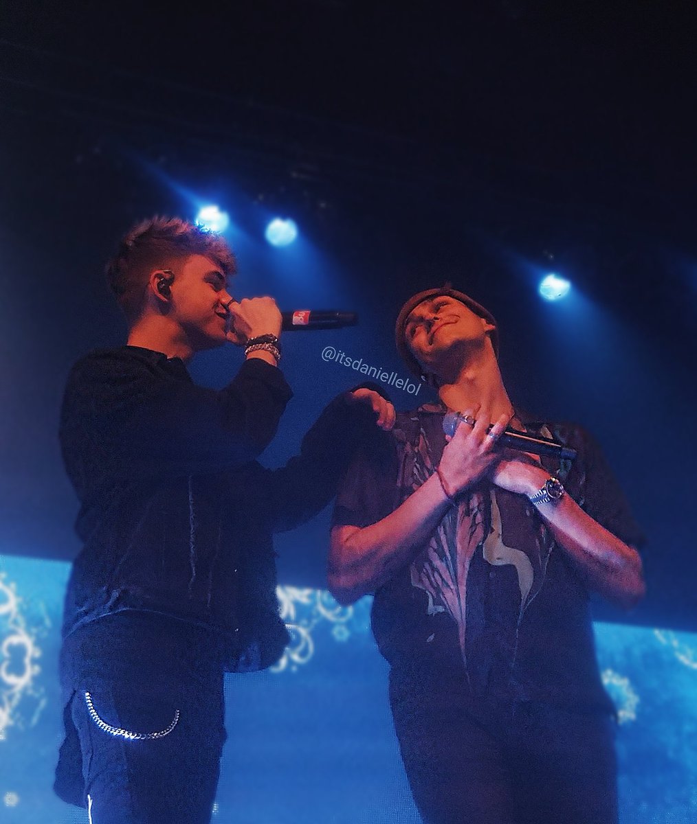 itsdaniellelol's tweet image. here is a small thread of pics i took of @whydontwemusic last night at #KISSMAS2018 ❤ @KISS107