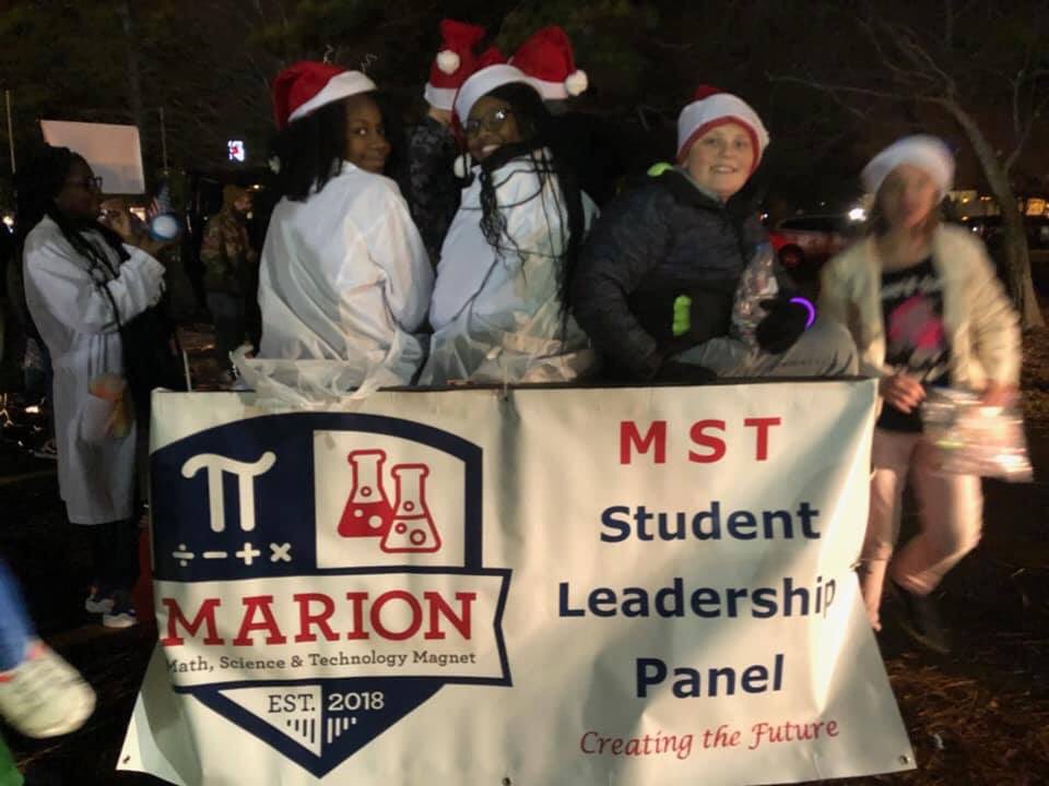 MarionMSTmagnet's tweet photo. Marion Christmas Parade: We are so proud of our Student Leadership Panel as they represent MST with their student created float! #teamMST #creatingtheFUTURE #ONEpatriotONEcommunity #raisingthebar WITH #patriotprograms @MSD_Patriots https://t.co/OiR62rFkDT