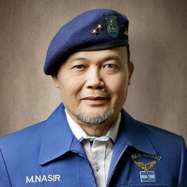 datuknasir's tweet photo. Mohon doa restu. Saya Mayjen (Purn) H. Mochamad Nasir, Caleg DPR RI Dapil Kepulauan Riau.
.
S14P BE2SAMA KEPRI
.
#KepulauanRiau #Kepri #Batam #tanjungpinang #Bintan #tanjungbalaikarimun #Lingga #Anambas #Natuna #S14P #DatukNasir #Assalamualaikum https://t.co/6417UTtLx9