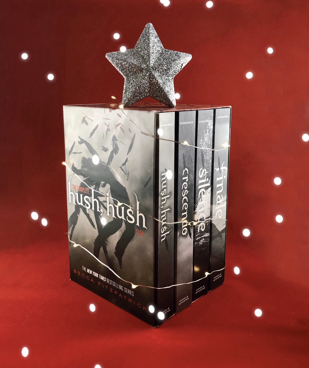 There’s still time to stuff your stockings! ☃️ We’re giving away a brand new box set of the Hush, Hush Saga. Use emojis to tell us who your favorite character is! 

Winner will be announced on Monday, Dec. 10th.