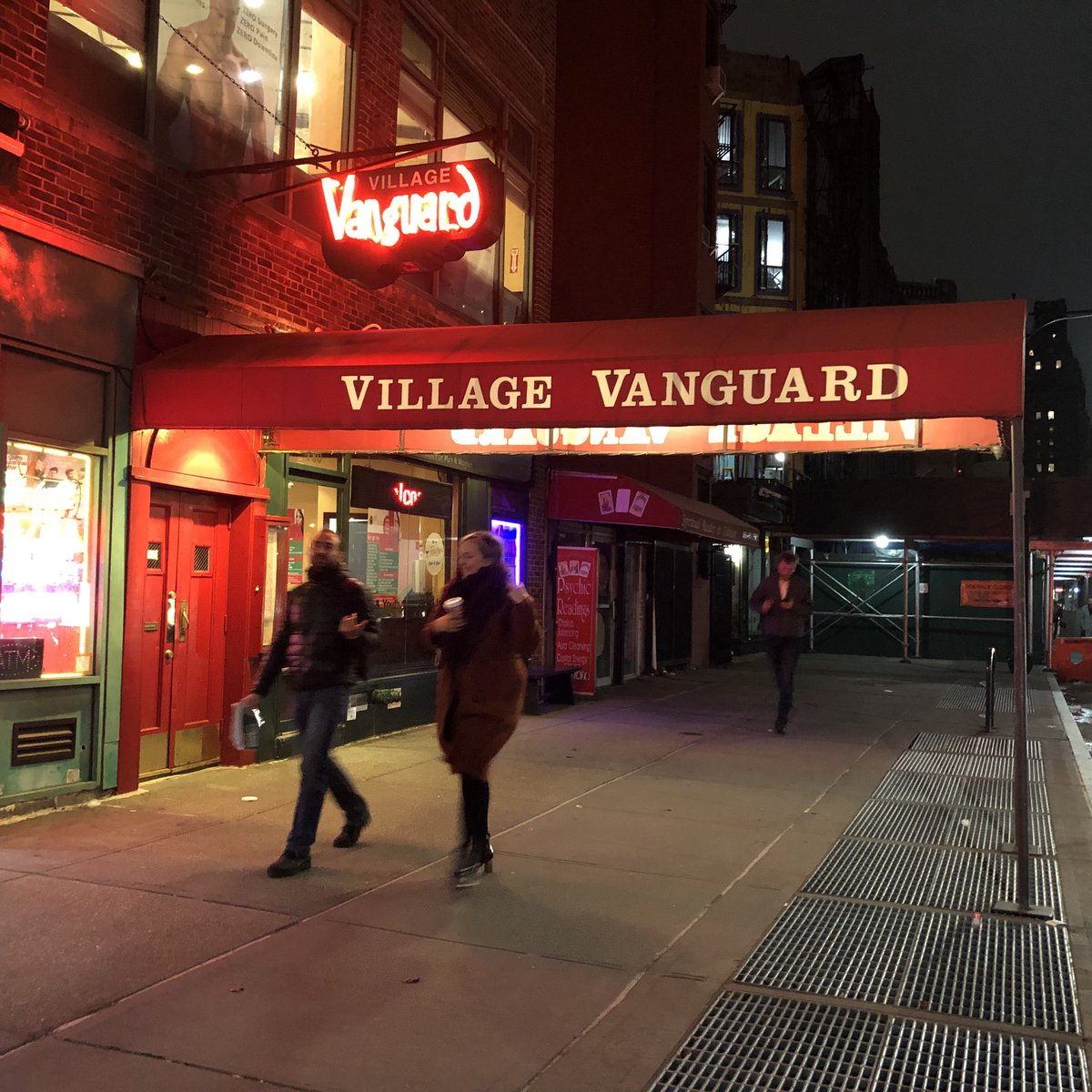 SPOSM1's tweet image. Came here to seee Peter Bernstein.