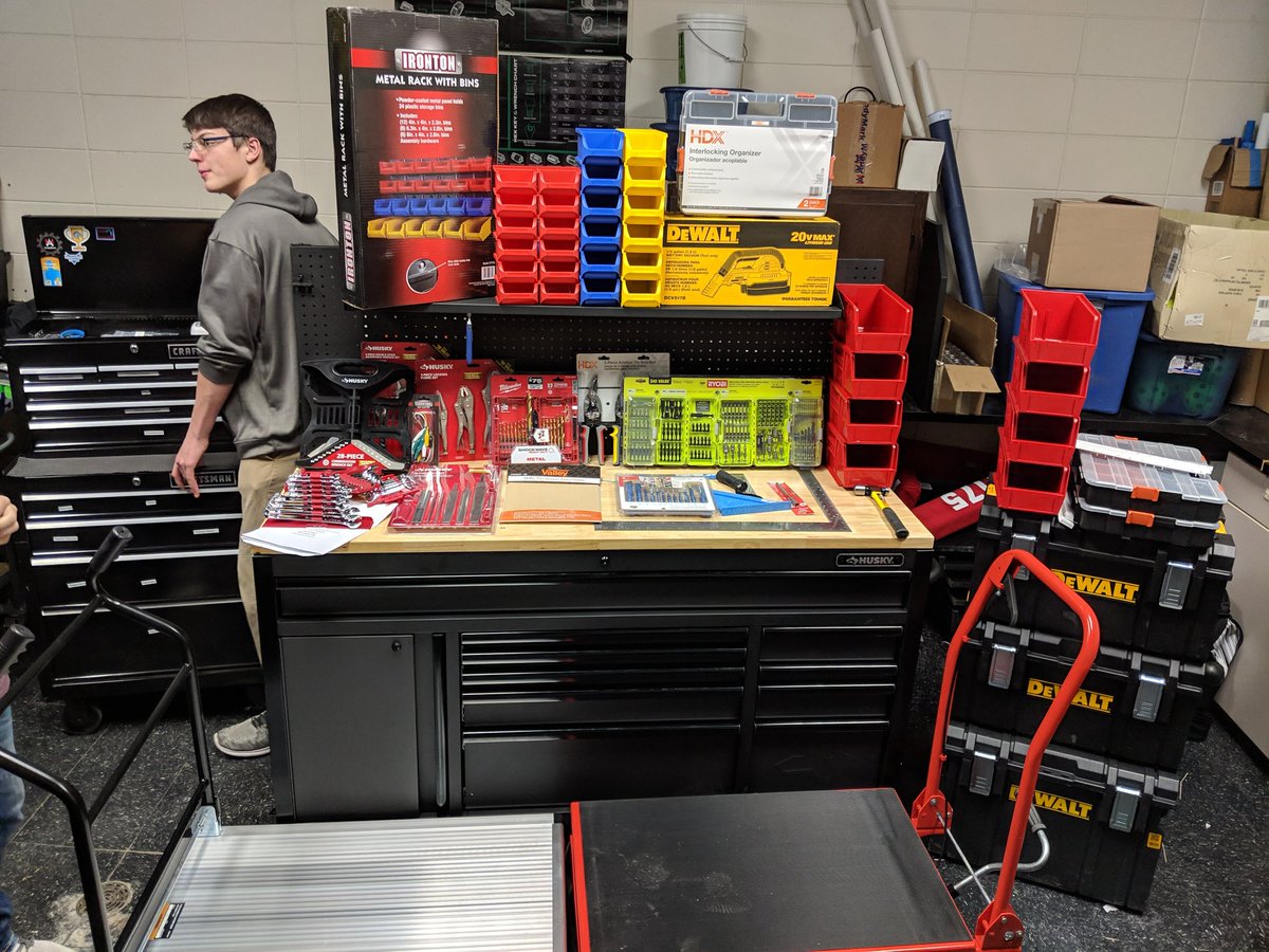 6175Machine's tweet photo. Its like Christmas here for us at 6175. Thanks to all of our sponsors  and everyone that donates to our team. https://t.co/wJwfAUpl1M