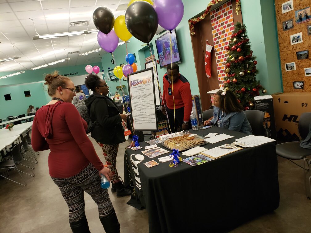 KantraTubbs's tweet photo. ERG Table Day!! Increasing awareness of our AT&amp;T ERGs. Huntsville NETwork representing of course! #HSVATTCLG #LifeatATT #EmployeeEngagement #Attimpact #@ATTHSVRockets @KennethTubbs_PB https://t.co/CmOcX7jd1D