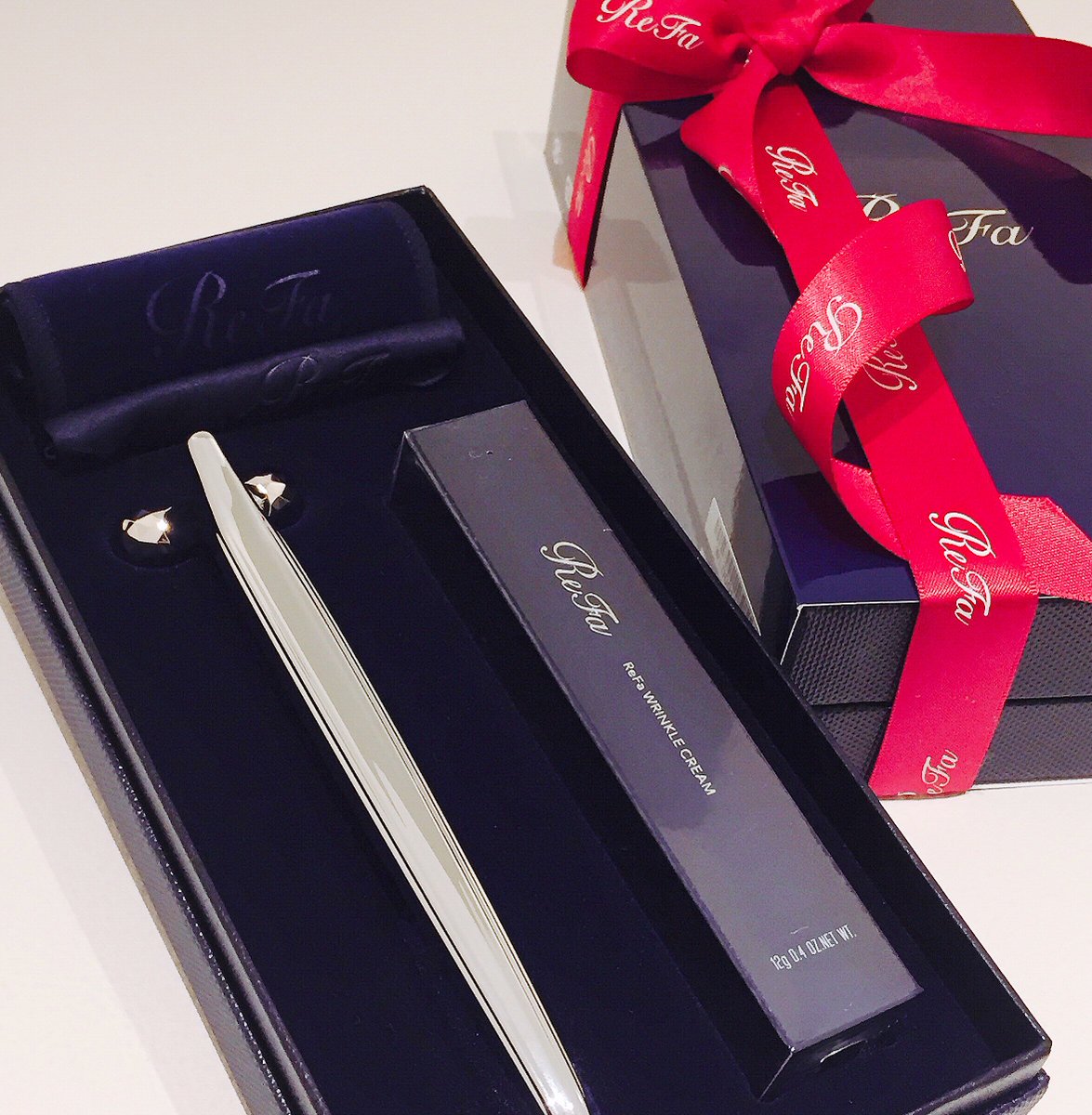 日本橋三越本店 Mitsukoshi クリスマスプレゼント コスメ 特集 今週は Refa をご紹介します 11月21日発売の目元専用のリンクルクリームと 美容ローラー リファラインリフトのセット プレゼントにいかがですか 日本橋三越本店 Mitsukoshi クリスマスプレゼント コスメ 特集 今週は Refa をご紹介します 11月21日発売の目元専用のリンクルクリームと 美容ローラー リファラインリフトのセット プレゼントにいかがですか