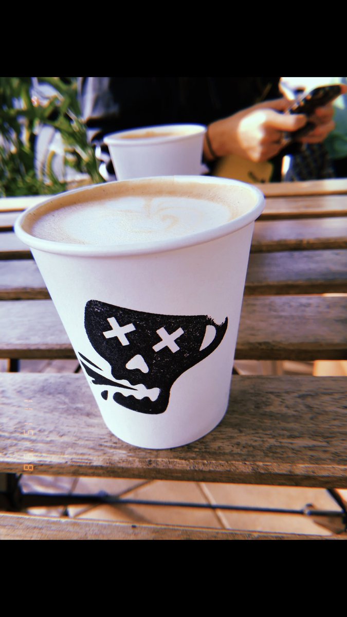 FIDM_Reese's tweet photo. Q2: I manage my stress by taking shorts breaks in between studying. I like to hang out with friends or go get coffee. @FIDM #FIDMFinals https://t.co/mkFXnx66Ds