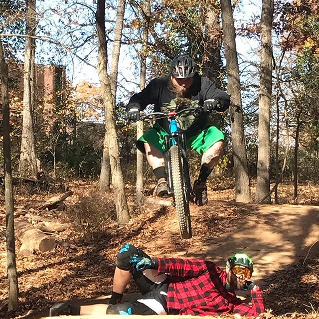 #tbt to that one time we rode bikes.  Anybody else on here ever ride bikes?  Bikes are fun.
@bannerandoak
 @fryerperformance 
@evocusa 
@loamcoffee 
@handupgloves 
@absoluteblack.cc 
@allmountainstyle .
.
.
.
.
.
.
#mountainbike #mtb #enduro #endurobros … ift.tt/2FZaG02