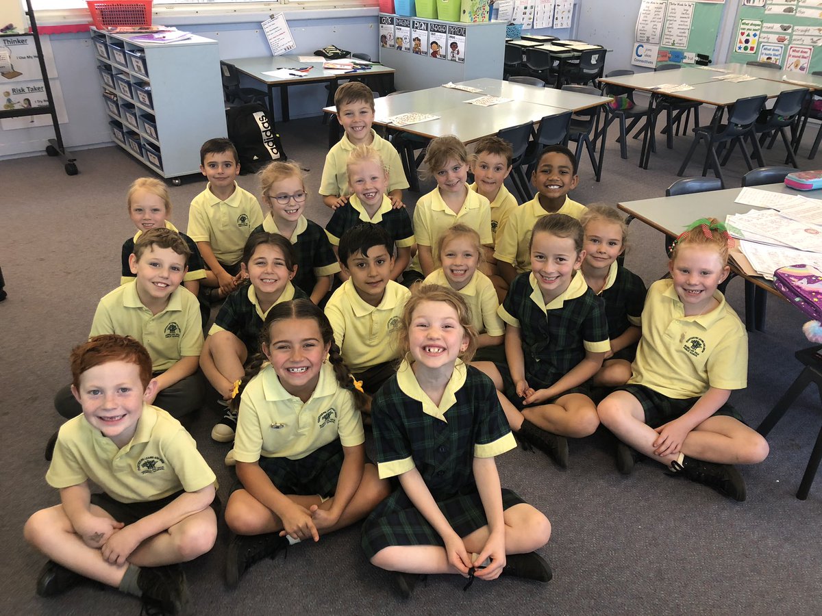 beceasey's tweet image. Members of our Parliament, ‘Building Club’, constructing a friendship garden with dragons and fairies in response to 1B’s requests. @BelHoop1 @NarellanValePS @shellreflecting @MrsLordie @SuellenMair