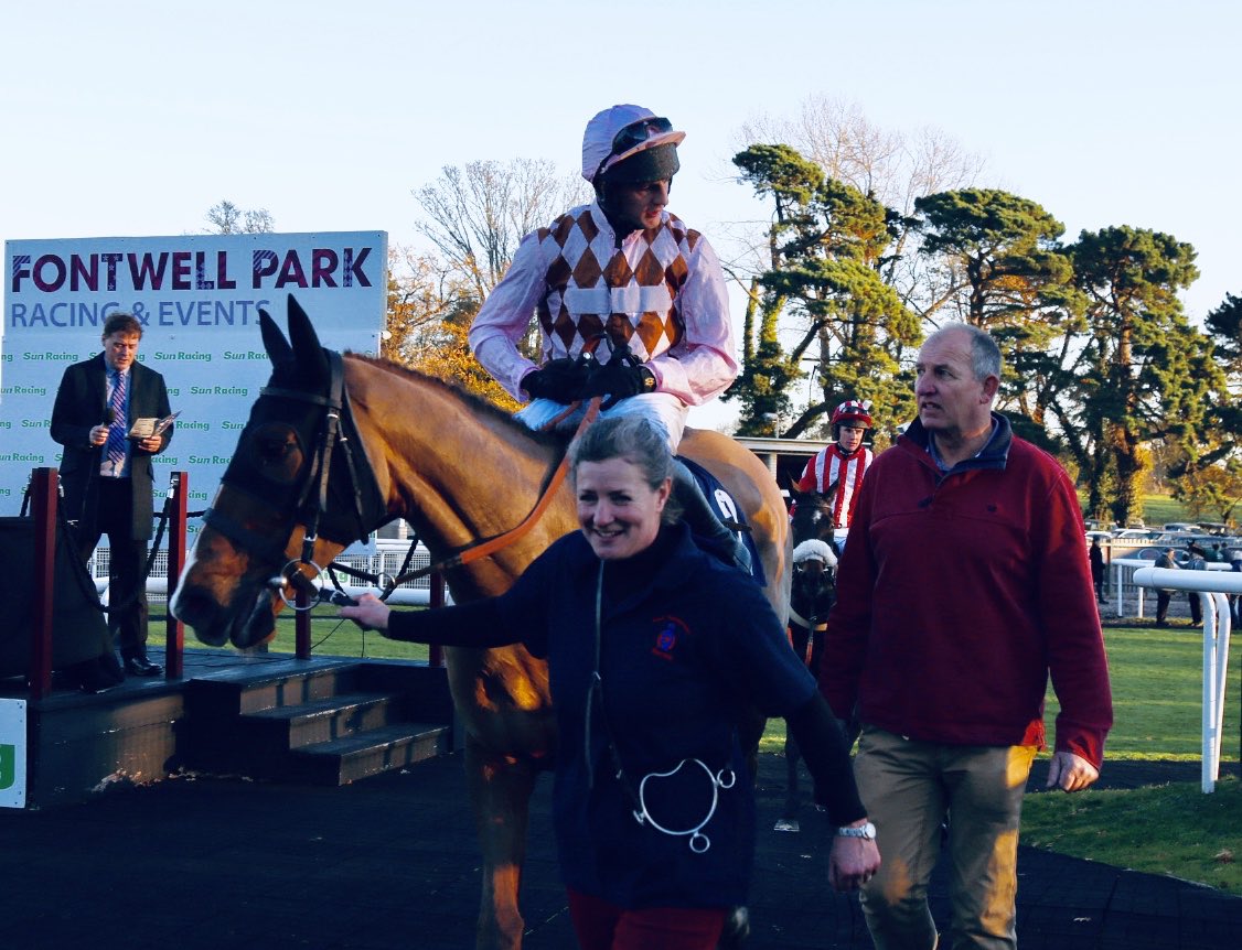 PH_horseracing's tweet photo. We’re @Sandownpark today with Shaw’s Cross who was 2nd last time out @FontwellPark. @tjobrien12 rides today. https://t.co/xav3S9fMTp