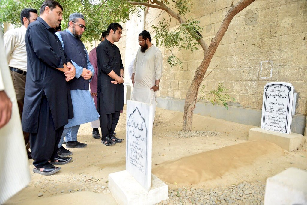 Aroosa333's tweet photo. دکھ ایسا تھا کہ رویا تیرا محسن
ورنہ اکثر غم چھپا کر اسے ہنستے ہوۓ دیکھا ہے
#JunaidJamshade
@iqrarulhassan https://t.co/fnqdGBnNkp
