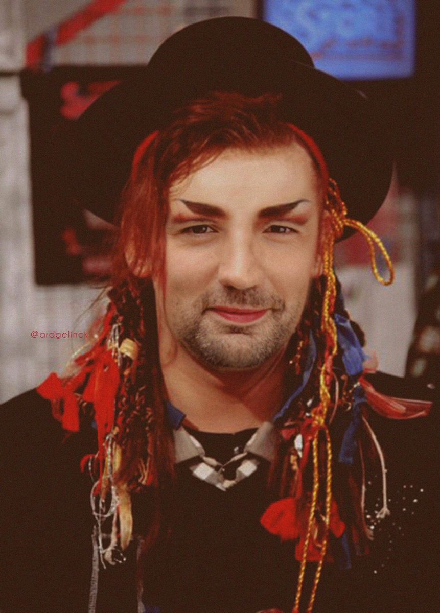 gerardekdom's tweet image. GOEDEMORGEN!! De vrijdag is eindelijk daar en er komt me toch een hoop moois voorbij in de #top4000 op @radio10nl! Ook Boy George staat erin hoor! 😂📷 @ArdGelinck 💄🎶