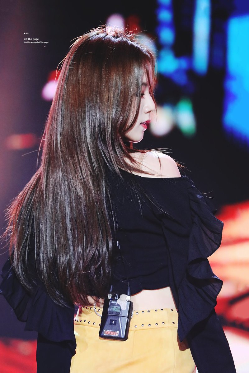 spidernan14's tweet image. จีง เซ็ตเสื้อดำเปิดไหล่โชว์แพคงานคอนไก่ทอดคือที่สุดสำหรับนี่เหมือนกัน มาสเตอร์นิมบ้านพิยังถึงกับไม่ไหว ต้องหายไปตั้งสติ ไม่ลงพรีวิว แล้วมาทีเฮชคิวคือตายทั้งทวิต ติดเทรนด์ทวิตทั้งอาทิตย์อ่ะ นี่เห็นรูปครั้งแรกก็จะไม่ไหว จะล้ม ต้องดมยาดม ดมแบบดมจิงๆเว่ย ไม่ได้พูดเล่น 555555555