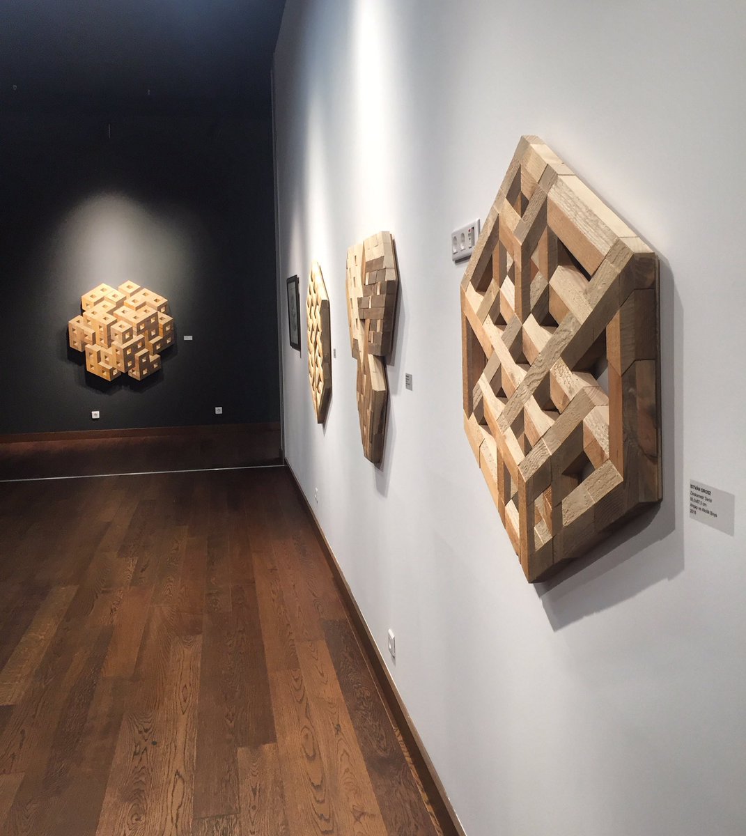 guler_sanat's tweet photo. Sanatçımız #IstvanOrosz’un Ankara’dan sonra İstanbul’a taşınan sergisi #AçGözlerini 10 Şubat tarihine kadar @macarkulturmerkezi‘nde ziyarete açık olacak ✨ #sergi #imkansızmimariler #impossiblearchitecture #opticalillusions #exhibition #OpenYourEyes #MacarKültürMerkezi #istanbul https://t.co/lgfY9sgeec
