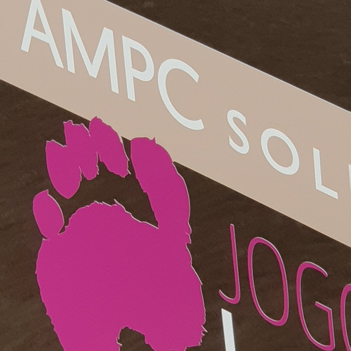AMPC_Solutions's tweet photo. A l'occasion de la course nature de la vie 2018 qui a lieu ce week-end , AMPC Solutions à une surprise pour le jogging club du Poiré sur Vie  ! 😀👍🏃‍♂️⛟ Course Nature de la Vie
#coursenature #jcpv #lepoiresurvie #popxl https://t.co/d5vNMZi9N4