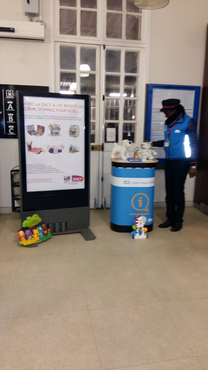 CSH_Team1's tweet photo. Ce matin en gare de cormeilles nous vous attendons très nombreux pour la collecte de jouets et d affaires au profit des enfants bénéficiaires des restos du coeur
Merci à vous
#ligneJ https://t.co/6HO0KZnfkF