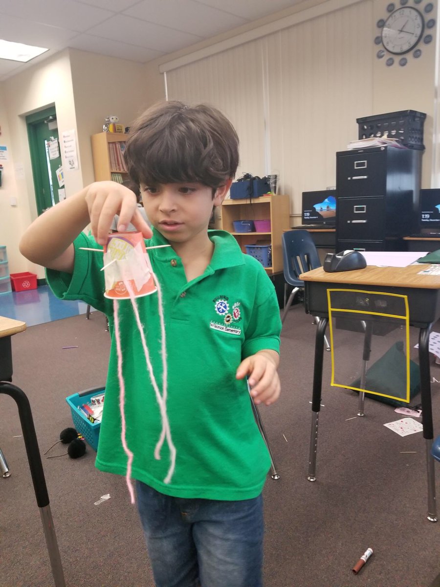 WilkinsonSCS's tweet photo. When our big kids collaborate with the littles GREAT things happen! #elftraps #21stcenturylearning #STEAM https://t.co/8LQjS91DiQ