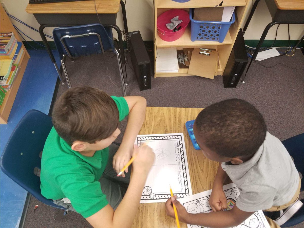 WilkinsonSCS's tweet photo. When our big kids collaborate with the littles GREAT things happen! #elftraps #21stcenturylearning #STEAM https://t.co/8LQjS91DiQ