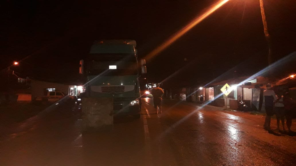 Termina el paro.. INICIAN LOS BLOQUEOS! La mecha que encendió el Gobierno se propaga. ¡BASTA DE ABUSO!
#puertopailas
#respetoal21f
#abrogaciónLOP
#compartir