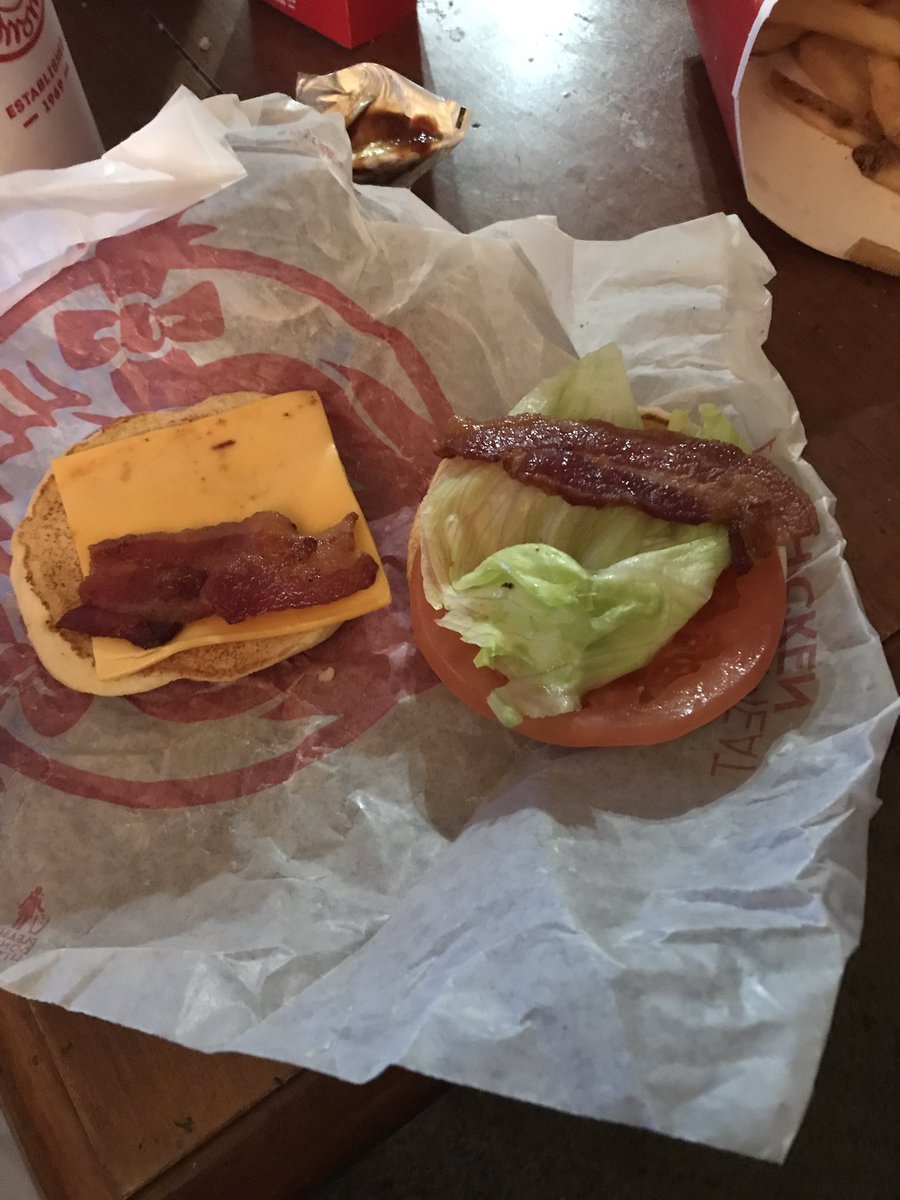 ColtonLitle's tweet image. @Wendys I expect some meat in my sammich. Was the case for my friends order too. #vegan #3for4