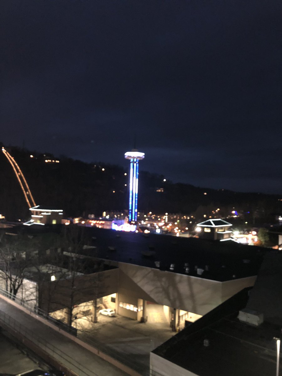 BuffyFrazier14's tweet photo. Spent the last night of the conference @TheMeltingPot and walking around downtown Gatlinburg with good friends and food! #easttnfedpro #title1conference #girlsnight https://t.co/Vy6882pOnA
