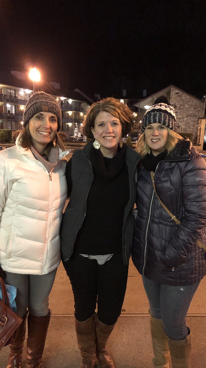 BuffyFrazier14's tweet photo. Spent the last night of the conference @TheMeltingPot and walking around downtown Gatlinburg with good friends and food! #easttnfedpro #title1conference #girlsnight https://t.co/Vy6882pOnA