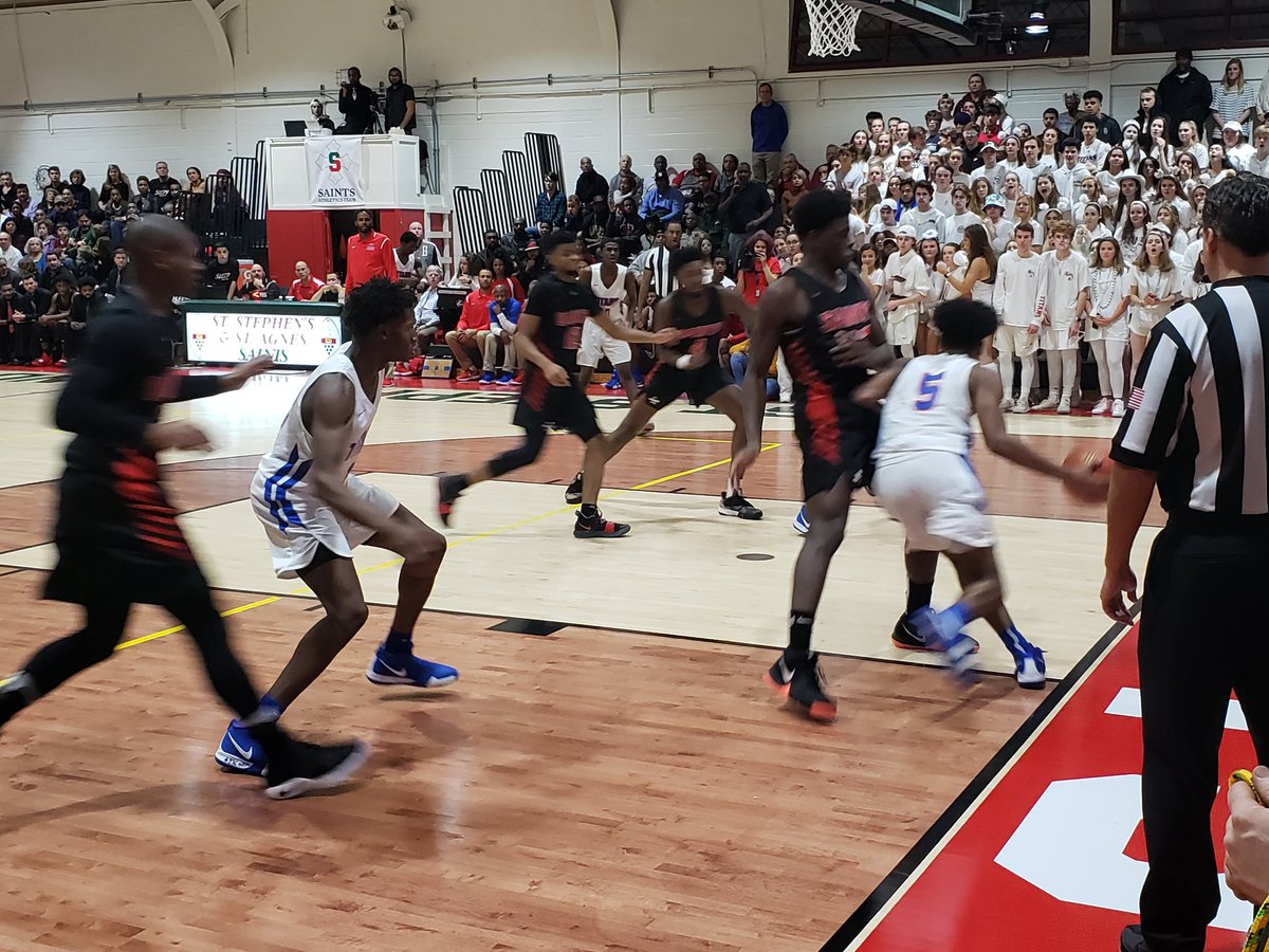 TheCREBroker's tweet photo. I am all in with the best team #MadeinAlexandria. @TCWilliamsHoops brought insane intensity for tonight's scrimage matched only by the @FightinTitan19. #DontStop #JustGettingStarted #TitansForLife #3330King https://t.co/VGdMvUoPDA