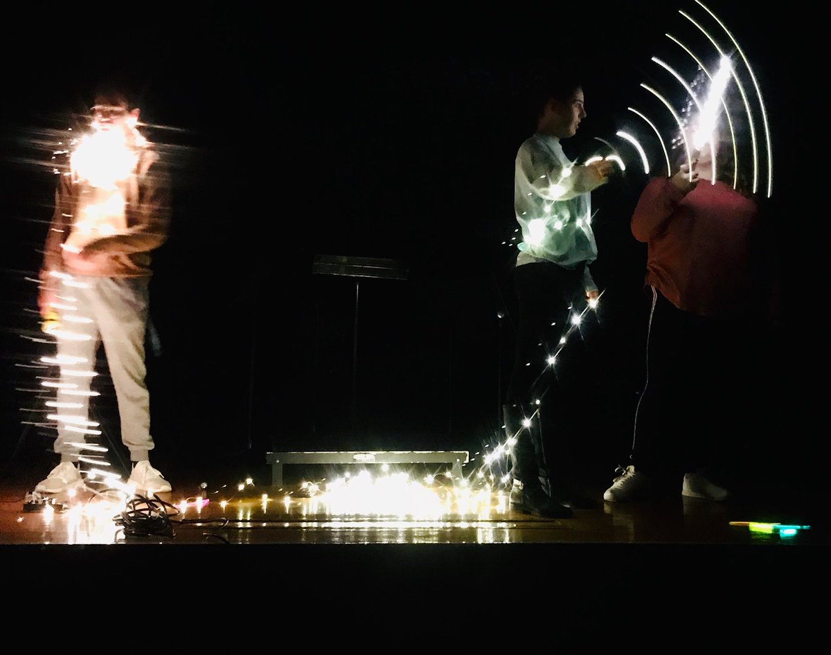 amy_lindenbaum's tweet image. Drawing with light in digital photography #makecoolstuff #hsart