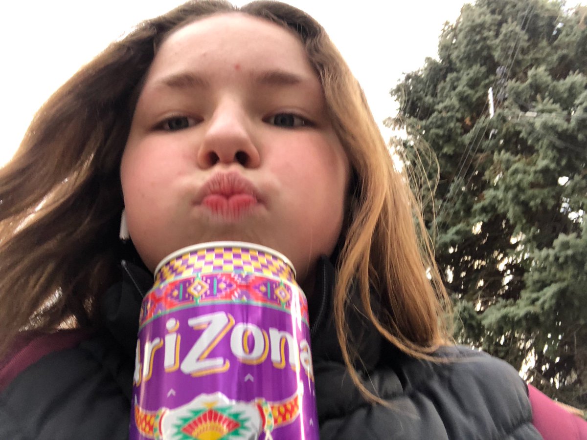 a_uror_a_'s tweet photo. sponsor me @DrinkAriZona https://t.co/iqROhEDZJ6