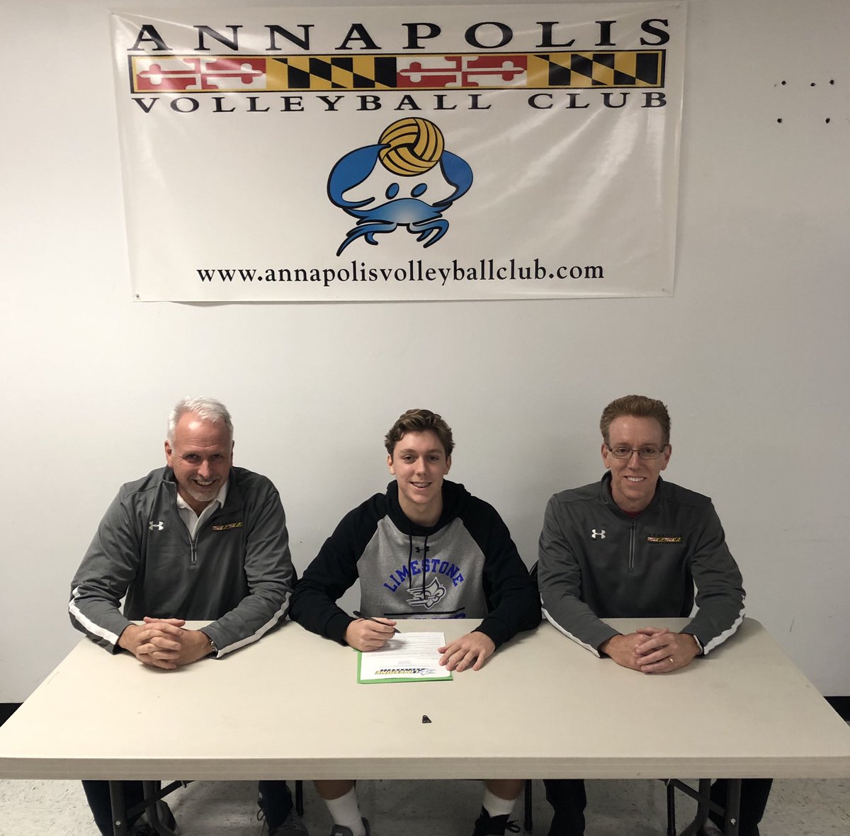 remireece2's tweet photo. Excited to announce that I will be playing D1 men’s volleyball at Limestone College #gosaints https://t.co/FA9SbuKiyJ