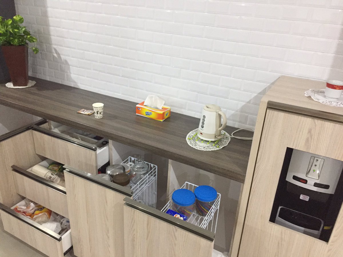 annifku's tweet photo. #TelkomFuntastic5 #BRIGHTTR5 #PSTREG5 (Witel Pasuruan) (Pantry) : Pojok self service, nyemil & ngupi2 syantik juga bisa, @parwi66 @_funtastic5_ https://t.co/YNeMn3Fp3o