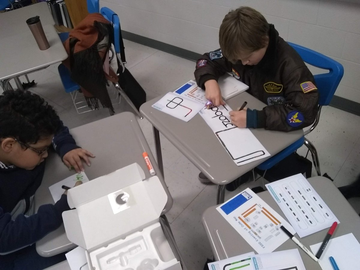 fssdfismedia's tweet photo. What a fabulous Evening of Code! We loved seeing parents coding with their kids, kids being FEARLESS, &amp; many smiles! Thank you to all of the staff members, parents, community members, and students who made this evening possible! #readytocode #csfirst #FSSDcodes @franklinspecial https://t.co/xQacmUqV0f