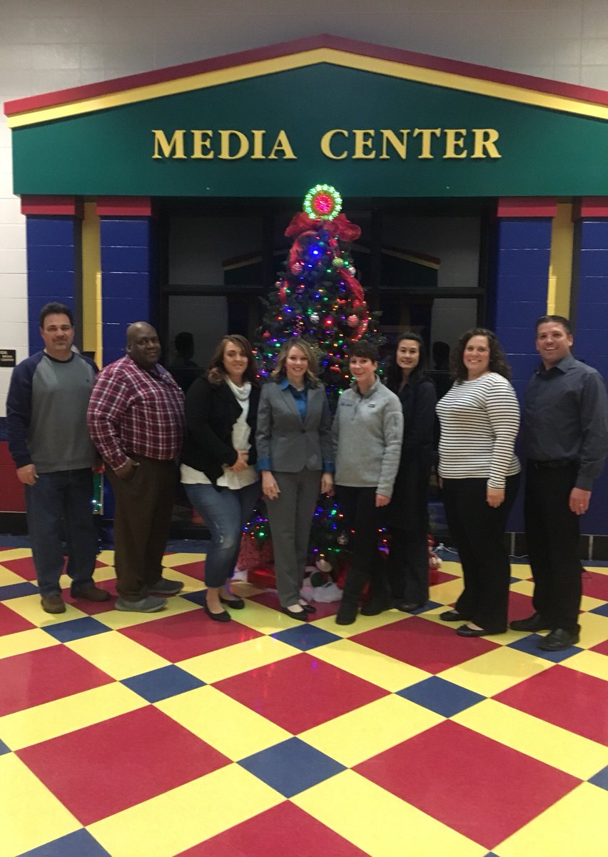 Community Advisory Group (CAG) meeting at Mt. Carmel. What an outstanding group of leaders supporting our school! #AllMeansAll #SetTheBar  @SuptMattMassey