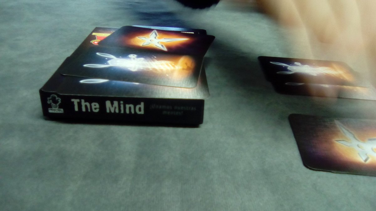 MARIANOSUIZ's tweet photo. Gran tarde de juegos, 2 estrenos #themind y #cryptyd, raros y entretenidos. Después me tocó un #cashandguns que nunca defrauda, y para terminar con dos #secrethitler sensacionales. La pasamos genial.  #juegodemesa #boardgames #bggplay https://t.co/4bDbguOgTE
