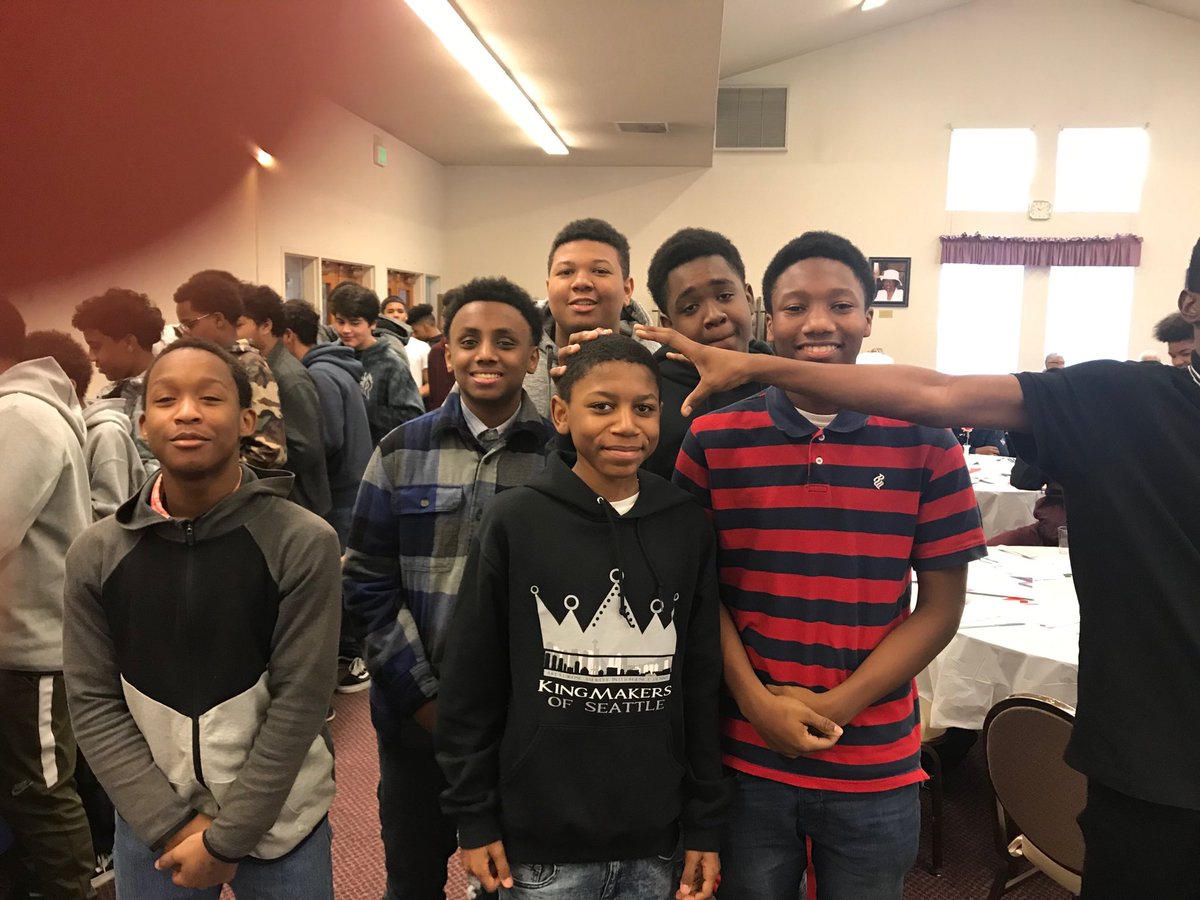 FranklinQuakes's tweet photo. South End Strong! FHS AP Patu with our young Brown and Black future leaders of our nation at our initiative launch with Aki, Mercer, CHS, GHS, RBHS and FHS! First stop on our road to college: Algebra success! We got this! https://t.co/qUEzK6Mp4X