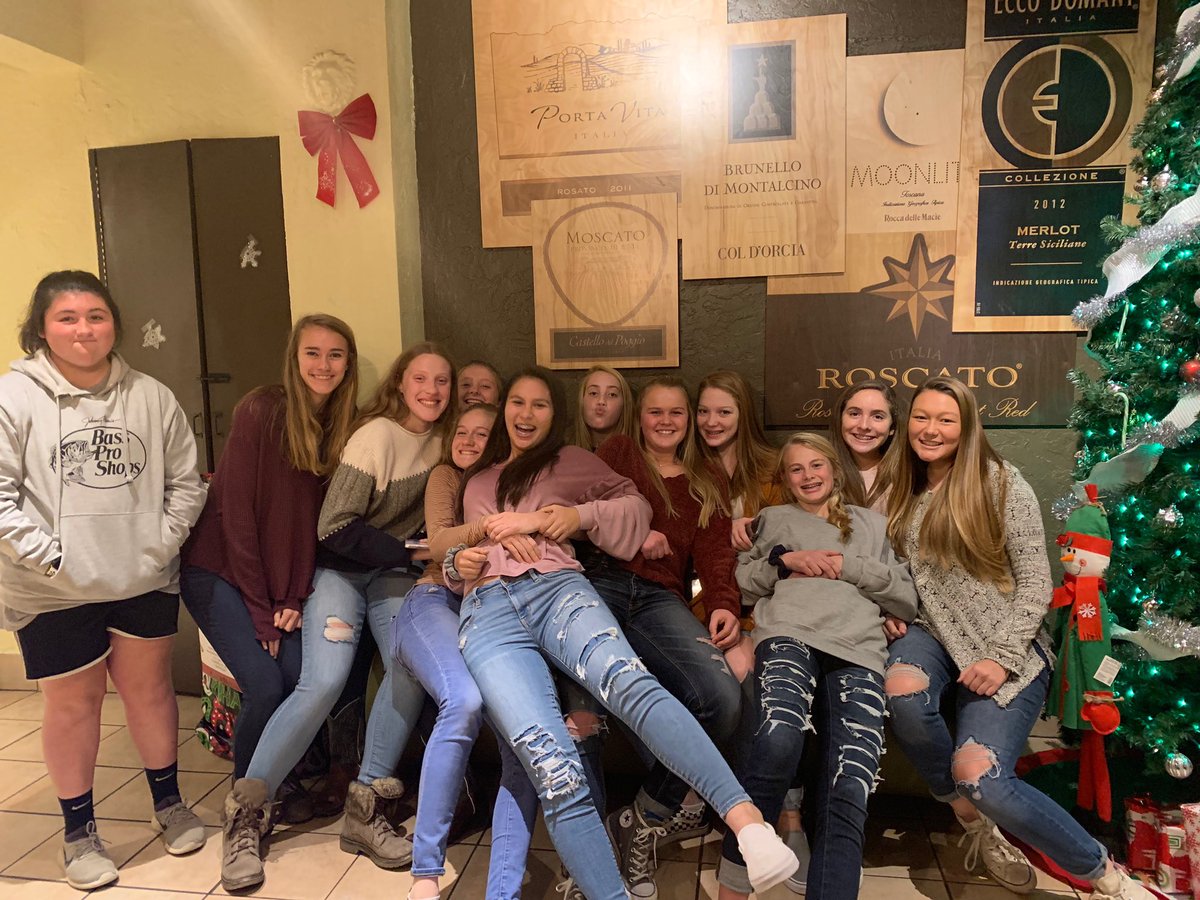 03CSAKing's tweet photo. 40 degree temps didn’t stop our girls from last night’s practice. Tonight we carb up at our team meal. Girls are Cup ready! @CSA_Soccer #CSAPalmetto https://t.co/kHctu54x2y