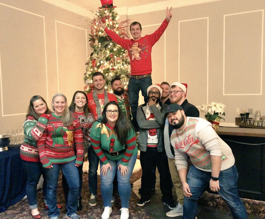 Nikole_Pitilis's tweet image. All kinds of holiday fun today with the work fam!!  💚❤️  #OHPA #teamBEASTMODE