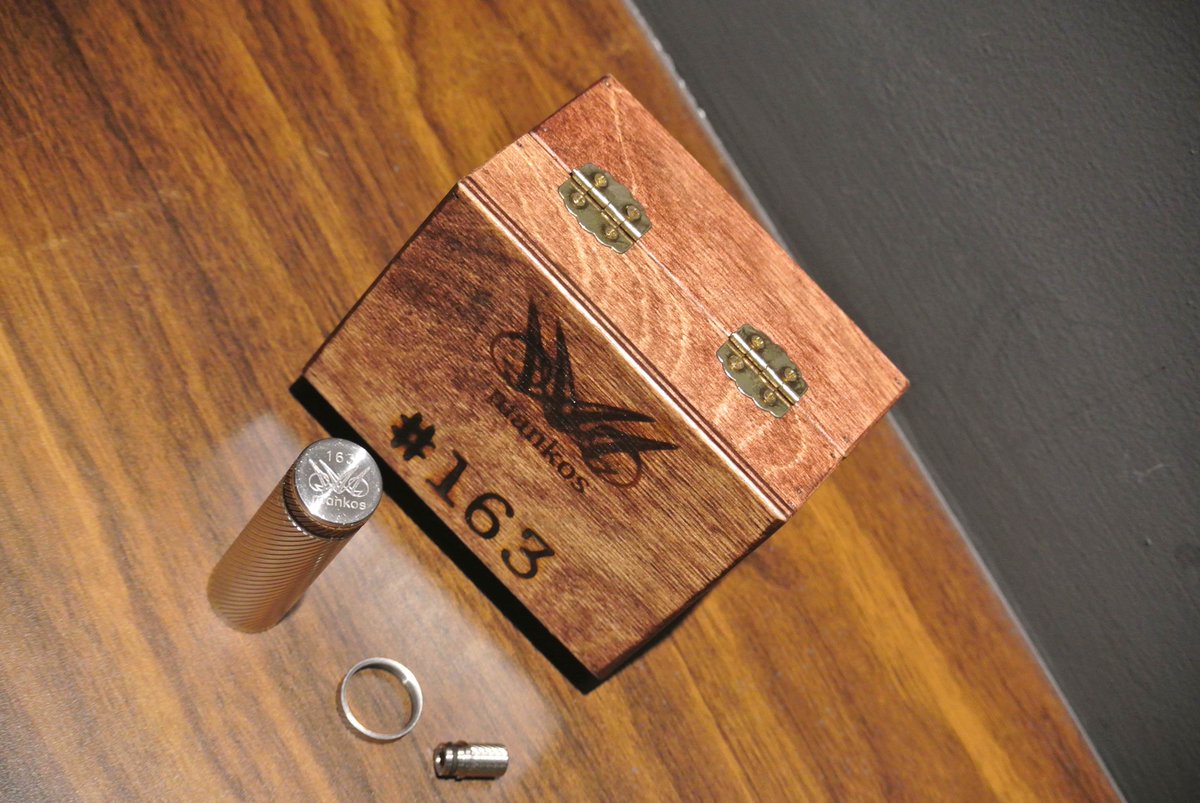 JakAdvrt's tweet photo. Forsale Vaporizer Mechanical MODS MANKOS LE SLIT 18500 SS No.163 (NOT A CLONE) https://t.co/OxY87aYDdj #vaporizer #vapor #authentic #mankos #vaporizerjakarta #indonesiavape #vape #fjbkaskus #fjb https://t.co/ro2MHfXKTe