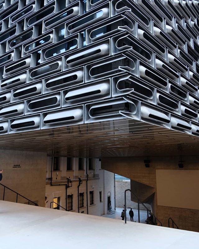 urburbia's tweet image. Entry to Laundry Steps

#taikwun #adaptivereusearchitecture #oldandnewbuildings #contemporaryartgallery #herzogdemeuron #architecture_hunter #architecture #corner_lookup #lookingdown #minimalarchitecture #creative_architecture #urburbia #designinspo #des… ift.tt/2UmCH4T